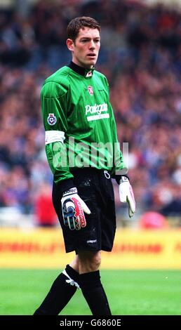 AUTOWINDSCREENS SHIELD FINAL - SHREWSBURY GEGEN ROTHERHAM. Matthew Clarke - Rotherham United United Stockfoto