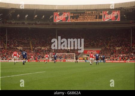 AUTOWINDSCREENS Schild FINAL - SHREWSBURY V ROTHERHAM Stockfoto