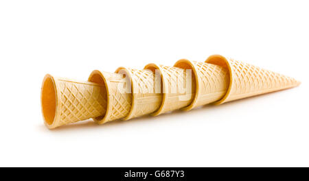 Süße Waffel Kegel isoliert auf weißem Hintergrund. Stockfoto