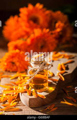 Ringelblume ätherisches Öl Stockfoto