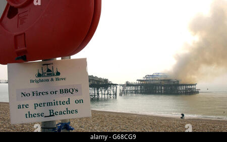 Brighton Pier West - Feuer Stockfoto