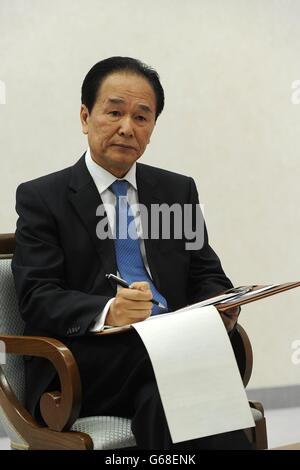 Xinhua-Generaldirektor Cai Mingzhao in einem Interview mit dem russischen Präsidenten Vladimir Putin am Rande von St. Petersburg International Economic Forum 17. Juni 2016 in St. Petersburg, Russland. Stockfoto