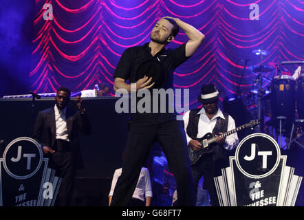 Justin Timberlake auf der Hauptbühne im Yahoo! Wireless Festival, im Queen Elizabeth Olympic Park im Osten Londons. Stockfoto