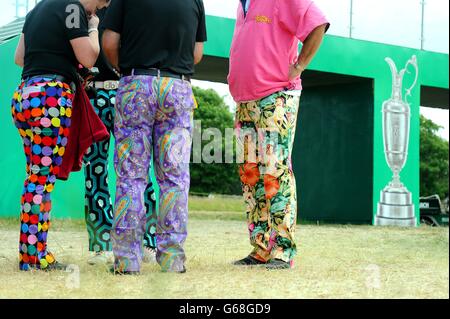 Golffans heute während des zweiten Trainingstages für die Open Championship 2013 im Muirfield Golf Club, East Lothian. Stockfoto