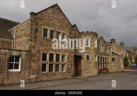 Das George Hotel in Hathersage, Derbyshire. Philip Joseph, General Manager des George Hotels, befand sich nach einer Reihe im vergangenen Mai vor einem Bezirksrichter, als sich ein Kunde beschwerte, dass das Hotelrestaurant ihm keine Kartoffeln servieren wollte. Stockfoto