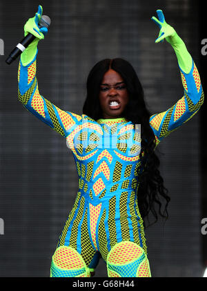 Azealia Banks tritt auf dem Radio eine Bühne während der 20. T im Park Musikfestival in Kinross Stockfoto