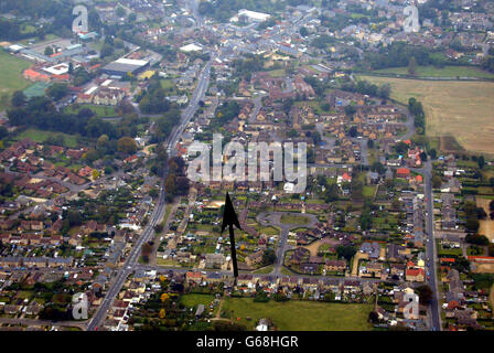 Soham Aerial. Luftaufnahme von Soham mit dem Village College (Hintergrund) und dem Zuhause von Holly Wells (siehe Pfeil). Stockfoto