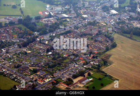 Soham Aerial. Luftaufnahme von Soham mit dem Village College (Hintergrund) und der Heimat von Holly Wells. Stockfoto