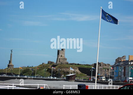 Aberystwyth Wales Großbritannien UK 23. Juni 2016 UK Referendum Tag & die EU Flagge fliegen hoch an der walisischen Küste wo die Pro-Europäischen Stockfoto