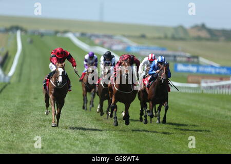 Pferderennen Sie Piper-Heidsieck 2013 - 2013 Juli Festival - Darley Cup Julitag - Newmarket Racecourse Stockfoto