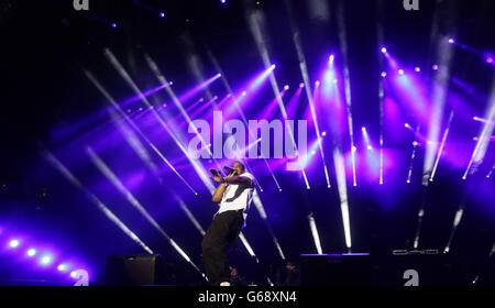 Jay Z auf der Hauptbühne im Yahoo! Wireless Festival, im Queen Elizabeth Olympic Park im Osten Londons. Stockfoto