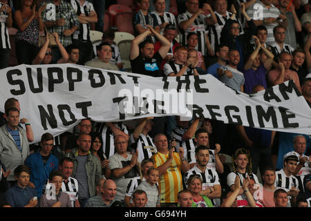 Fußball - Vorbereitungsspiel - Blackpool V Newcastle United - Bloomfield Road Stockfoto