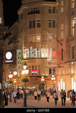 Ungarn Budapest Váci Straße Váci Utca Menschen Nachtleben Stockfoto