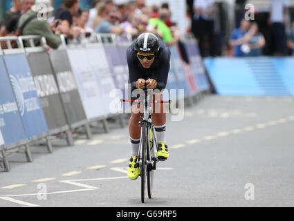 Jesse Yates konkurriert im U23-Zeitfahren während der britischen Radfahren Meisterschaft in Stockton-on-Tees. Stockfoto