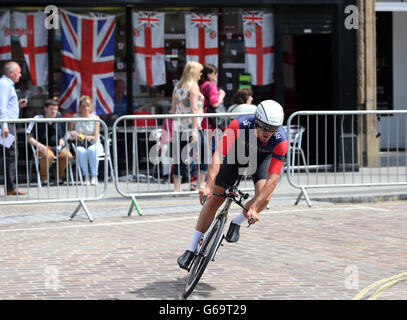 Jonathan Dibben konkurriert im U23-Zeitfahren während der britischen Radfahren Meisterschaft in Stockton-on-Tees. Stockfoto