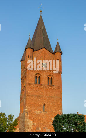 Turm der Sankt-Petri-Kirche in Westerstede, Deutschland Stockfoto