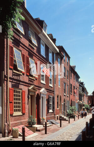 1980ER JAHRE ELFRETH GASSE 1702 KOLONIALSTIL ZIEGEL REIHENHÄUSER PHILADELPHIA PENNSYLVANIA USA Stockfoto