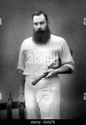 W. G. Grace (William Gilbert Grace: 1848-1915). Porträt von Herbert Rose Barraud, späten 1880er Jahren. Stockfoto