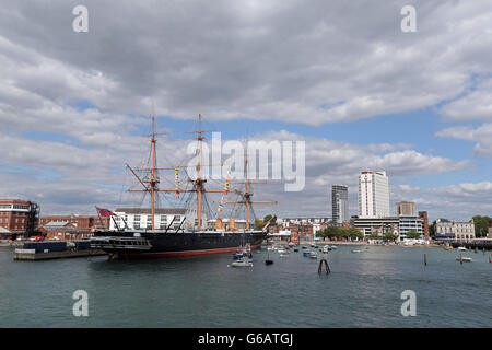 Portsmouth Habour Stock. Eine allgemeine Ansicht von HMS Warrior in Portsmouth Stockfoto