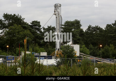 Eine allgemeine Ansicht des Testbohrstandortes Cuadrilla in Balcombe, West Sussex, da Anti-Fracking-Aktivisten vor einem geplanten Wochenendlager am Tatort bleiben. Stockfoto