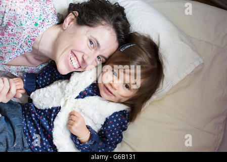 Mutter und junge Tochter, portrait Stockfoto