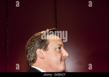 Der britische Premierminister David Cameron befasst sich mit eine Pressekonferenz am Ende eine EU-Führer-Gipfel in Brüssel am 2012-03-02 von Wiktor Dabkowski | weltweite Nutzung Stockfoto