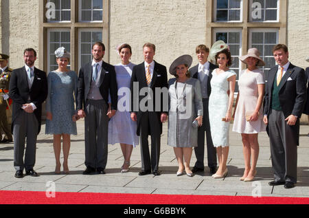 Luxemburg, 23.06.2016 Großherzog Henri und Großherzogin Maria-Teresa, Großherzog Guillaume und Großherzogin Stephanie, Prinz Louis und Prinzessin Tessy, Prinz Félix und Prinzessin Claire, Prinzessin Alexandra und Prinz Sebastian Te Deum in der Kathedrale Notre-Dame de Luxembourg Mitglieder der großherzoglichen Familie besuchen die Feierlichkeiten zum Nationalfeiertag. RPE/Albert Ph.van der Werf/Niederlande, - kein Draht-SERVICE- Stockfoto