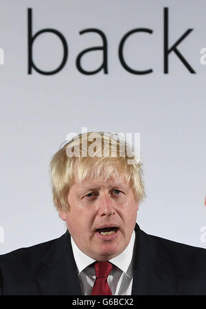 London, UK. 24. Juni 2016. Ex-Bürgermeister von London und "Abstimmung verlassen" Kämpferin Boris Johnson spricht während einer Pressekonferenz in London, Großbritannien, 24. Juni 2016. Das Lager verlassen hat Großbritanniens Austritt Referendum am Freitagmorgen gewonnen, durch den Erwerb von fast 52 Prozent der Stimmen, ziehen das Land aus 28 Nationen Europäische Union (EU) nach seiner 43 Jahre Mitgliedschaft. Bildnachweis: Xinhua/Alamy Live-Nachrichten Stockfoto