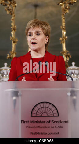 Edinburgh, Großbritannien. 24. Juni 2016. Scottish-erster Minister Nicola Sturgeon spricht auf einer Pressekonferenz in Edinburgh, Schottland, Großbritannien, 24. Juni 2016. Scottish-erster Minister Nicola Sturgeon sagte hier am Freitag ein zweites Unabhängigkeitsreferendum "sehr wahrscheinlich" wurde, nachdem Großbritannien stimmten die EU verlassen. © Schottische Regierung/Xinhua/Alamy Live-Nachrichten Stockfoto