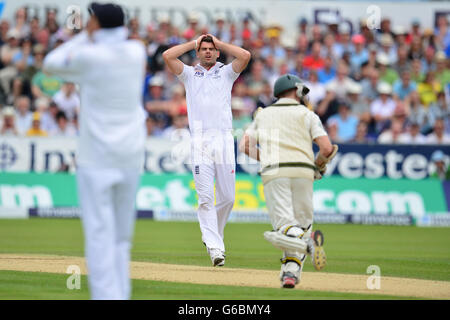Cricket - Vierter Investec Ashes Test - Tag zwei - England - Australien - Emirates Durham ICG. Englands James Anderson am zweiten Tag des vierten Investec Ashes Testmatches beim Emirates Durham ICG, Durham. Stockfoto