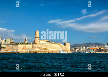 Eingang zum Hafen von Marseille, alten Hafen Stockfoto