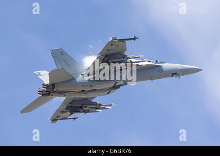 United States Navy Boeing F/A-18F Super Hornet-Kampfflugzeuge auf der Farnborough International Airshow Stockfoto