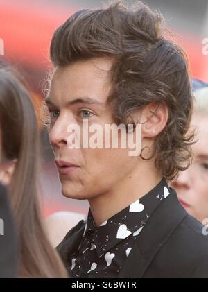 Harry Styles of One Direction Ankunft für die Weltpremiere von One Direction: Das sind wir, am Empire Leicester Square, London. Stockfoto