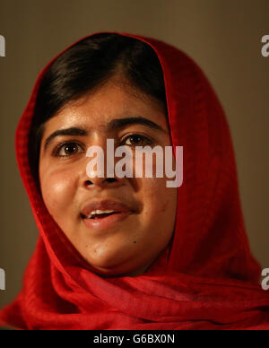 Die pakistanische Studentin Malala Yousafzai, die von den Taliban in den Kopf geschossen wurde, war im Ballykisteen Hotel für den internationalen Friedenspreis Tipperary 2012. Stockfoto