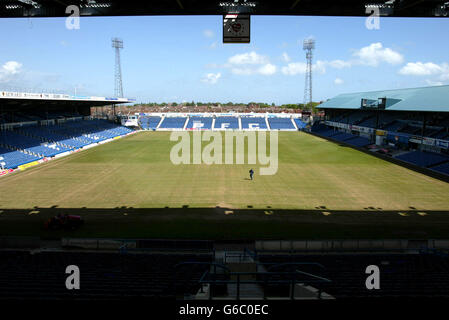 Fratton Park. Gesamtansicht des Fratton Park, Heimstadion der Barclaycard Premiership-Neulinge Portsmouth FC. Stockfoto