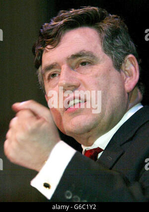 Schatzkanzler Gordon Brown hält eine Keynote-Rede vor dem CBI (Confederation of British Industry) in London. Stockfoto