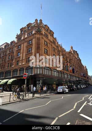 Harrods - Lager. Eine allgemeine Ansicht des Kaufhauses Harrods in Knightsbridge, im Zentrum von London. Stockfoto