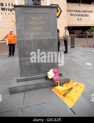 Fußball - Himmel Bet League One - Wolverhampton Wanderers V Gillingham - Molineaux Stockfoto