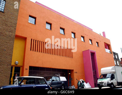 Modedesignerin Zandra Rhodes' Fashion and Textile Museum in der Bermondsey Street im Südosten Londons. Stockfoto