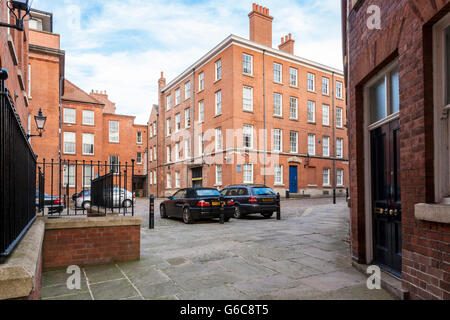 18. Jahrhundert Georgian Lagerhäuser. Diese Gebäude wurden saniert, für private und gewerbliche Nutzung. Commerce Square, Lace Market, Nottingham, Großbritannien Stockfoto