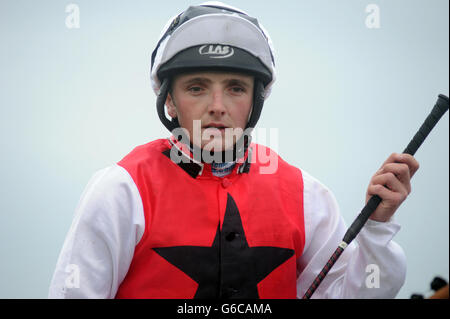 Jockey Chris Hayes, nachdem er während des Galileo Futurity Stakes Day auf der Curragh Racecourse, Co Kildare, Irland, mit Corporal Maddox zum Sieg im Handicap von Dublin Bay Cruises gefahren war. Stockfoto