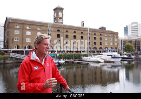 Rob Hersov, Chairman und Gründungspartner von Invest Africa, in St. Katherine Marina vor dem Start des Clipper 2013-14 Round the World Yacht Race. Stockfoto