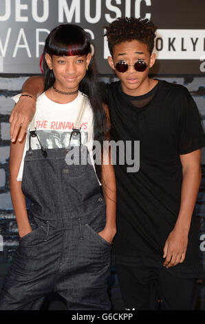 Jaden Smith und Willow Smith bei der Ankunft bei den MTV Video Music Awards 2013 im Barclay Center, Brooklyn, New York. Stockfoto