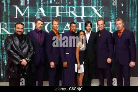 Die Matrix-Besetzung kommt zur britischen Premiere von Matrix Reloaded im Odeon-Kino am Londoner Leicester Square. Stockfoto