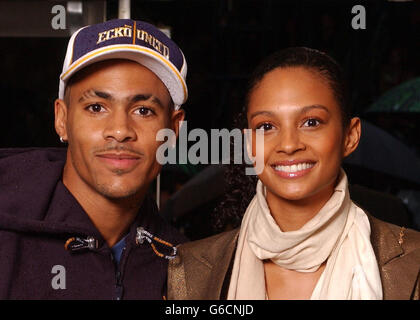 Alesha von Mis-Teeq und Harvey von so Solid Crew kommen zur britischen Premiere von Matrix Reloaded im Odeon-Kino am Londoner Leicester Square. Stockfoto