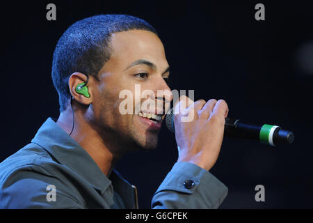 2013 Fusion Festival - Birmingham. Marvin Humes von JLS tritt am ersten Tag des Fusion Festivals im Cofton Park, Birmingham, auf. Stockfoto