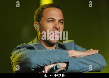 2013 Fusion Festival - Birmingham. Marvin Humes von JLS tritt am ersten Tag des Fusion Festivals im Cofton Park, Birmingham, auf. Stockfoto