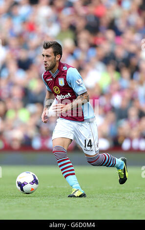 Fußball - Barclays Premier League - Aston Villa gegen Liverpool - Villa Park. Antonio Luna, Aston Villa Stockfoto