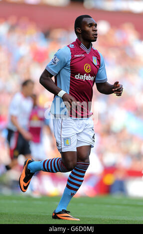 Fußball - Barclays Premier League - Aston Villa gegen Liverpool - Villa Park. Christian Benteke, Aston Villa Stockfoto