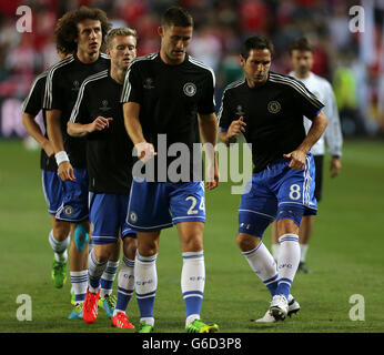 Chelseas Frank Lampard (rechts), Gary Cahill (Mitte), Andre Schurrle (zweite links) und David Luiz (links) wärmen sich vor dem Anpfiff auf Stockfoto